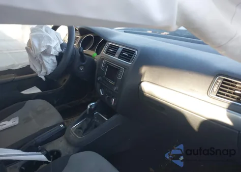 2018 Volkswagen Jetta 1.4T S from USA, damaged, VIN 3VW2B7AJ8JM256546